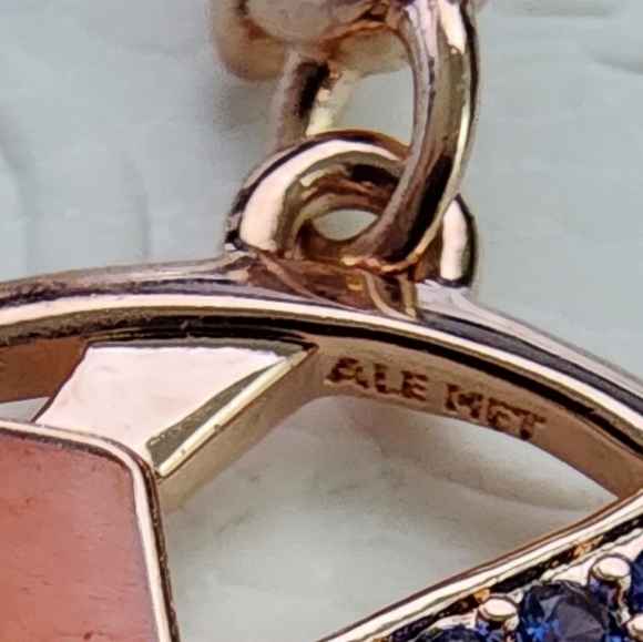 Pandora ME Light Me Up Medallion - Picture 4 of 9